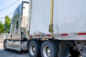 What Should I Do Immediately After Being Involved in a Houston Truck Accident?
